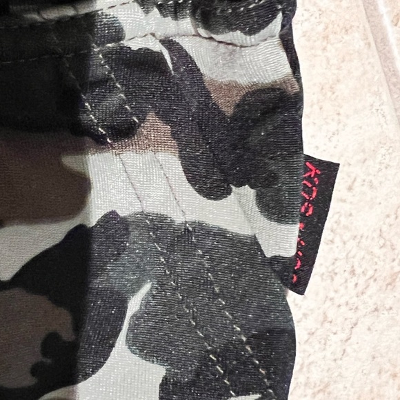 KOS USA Camo Crop Capri Pants L Large - Picture 4 of 5